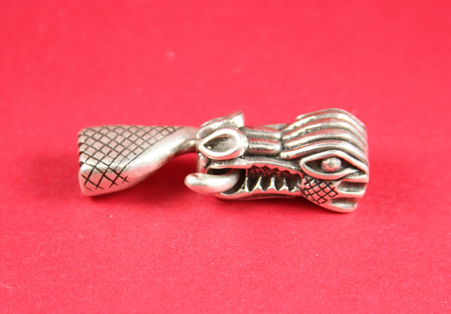 LC0027>>MADE IN EUROPE zamak dragon hook clasp, licorice dragon clasp, zamak dragon clasp, (77904/05)Qty1