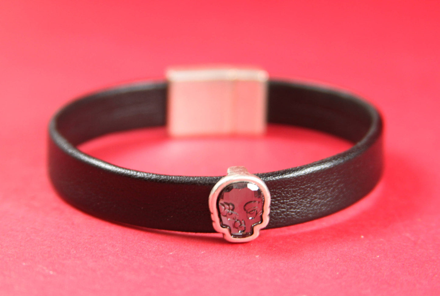 FS0149>>MADE in EUROPE zamak Swarovski skull slider, flat cord black Swarovski crystal skull slider, 10mm cord slider (78503/10Y5) qty1