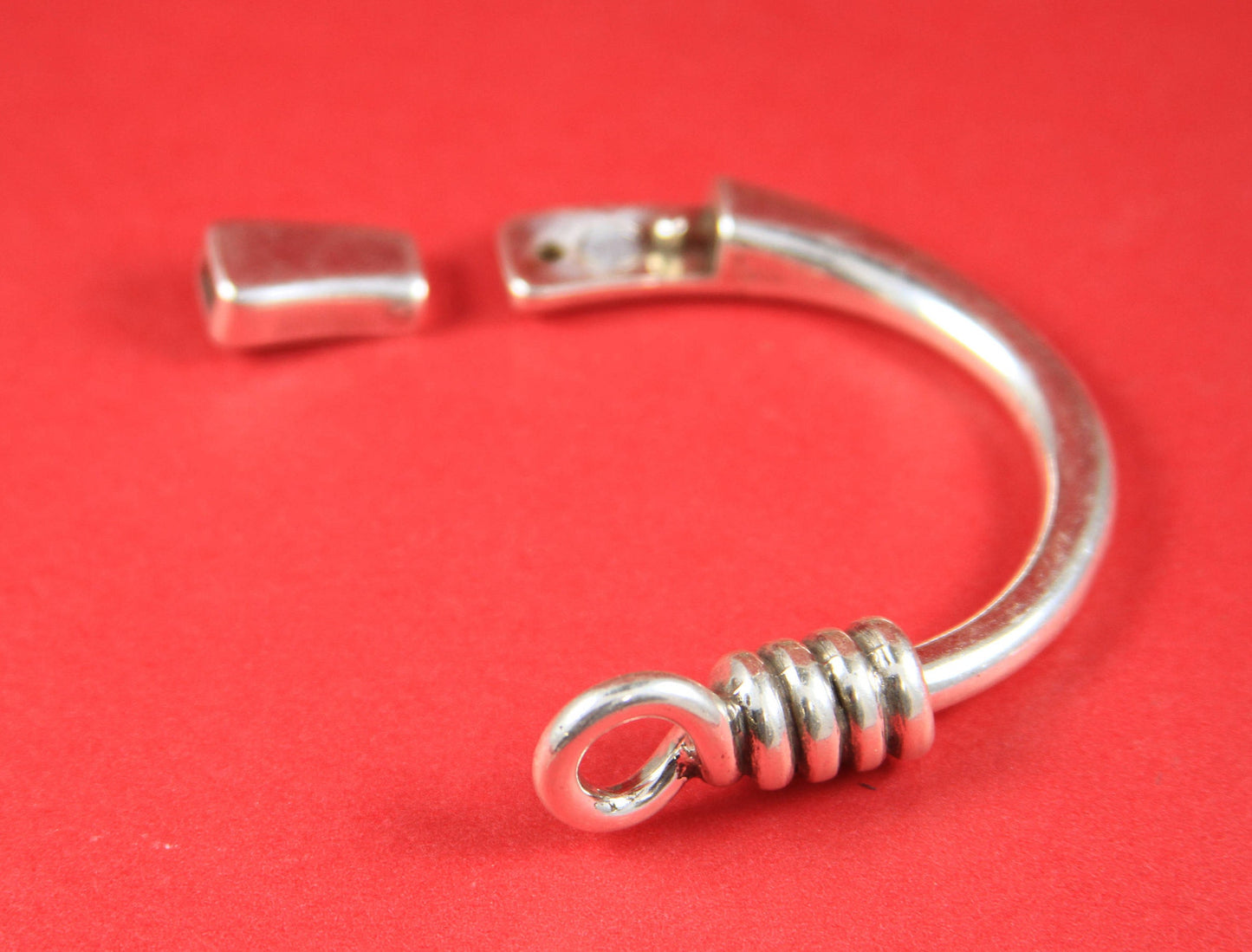 B0062>>MADE IN EUROPE zamak half bracelet, half cuff,  half bracelet Qty1