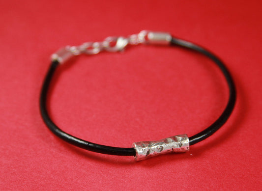 RS0116>>MADE IN EUROPE  2 zamak tube  sliders, hammered zamak tubes, round cord sliders , 3mm leather  slider Qty2