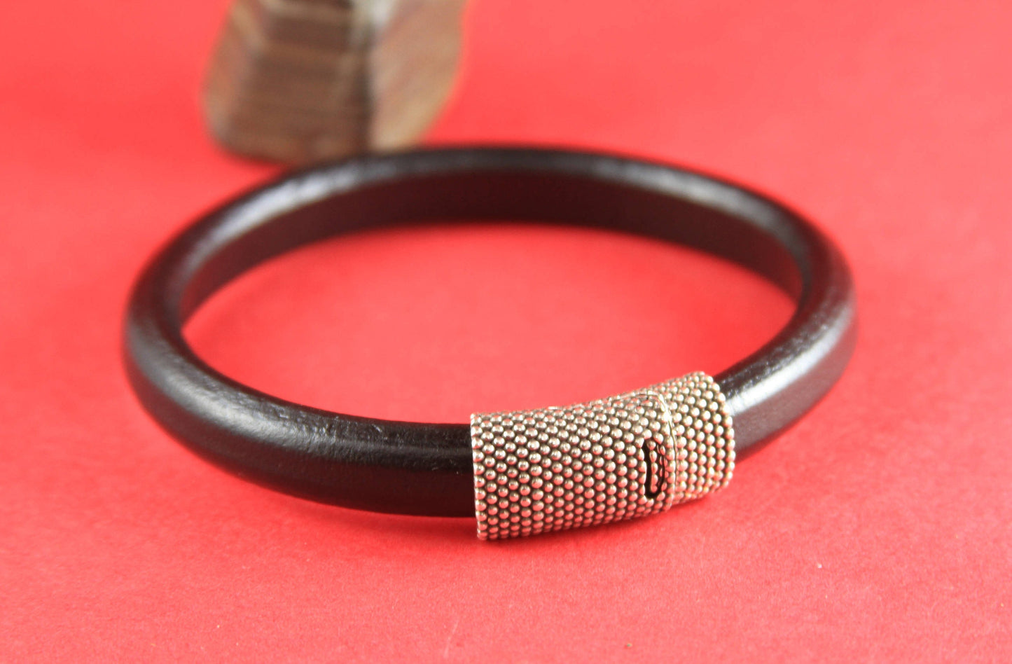 LC0013>>MADE in EUROPE zamak clasp, beaded licorice clasp, 10x6mm cord clasp, licorice clasp, Qty1