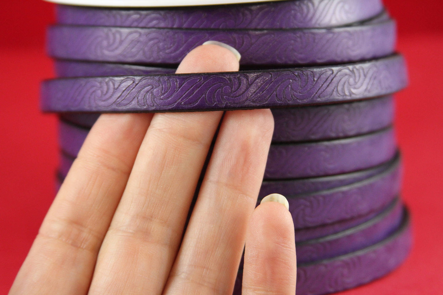 MADE in EUROPE 24" flat leather cord, 10mm purple leather cord, 10mm embossed leather cord (499/10/06)