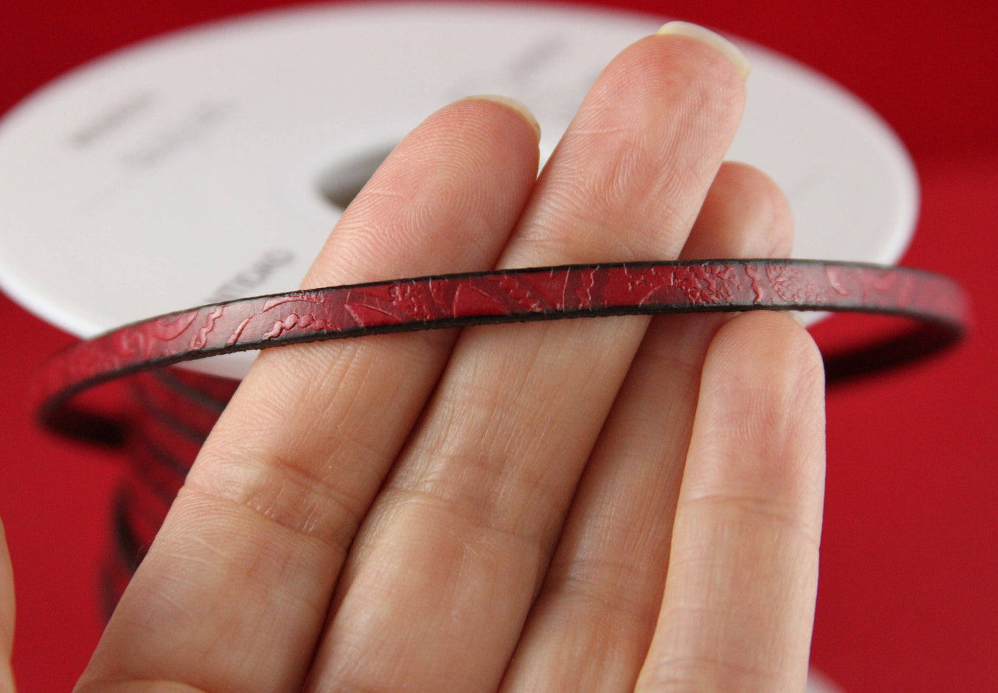 MADE in EUROPE 24'' flat 5mm engraved leather cord, 5mm flat leather cord, 5mm embossed leather cord (503/05/27)