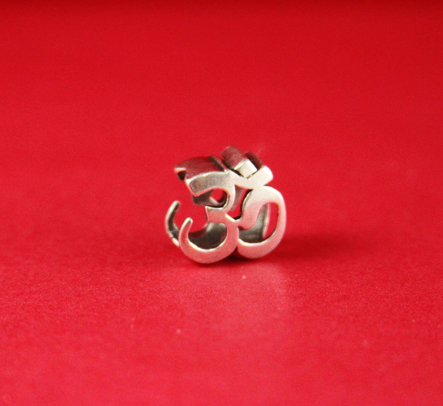 LS0007>>MADE IN EUROPE 2 zamak om sliders, licorice yoga slider, 10x6mm  sliders, silver om sliders Qty2