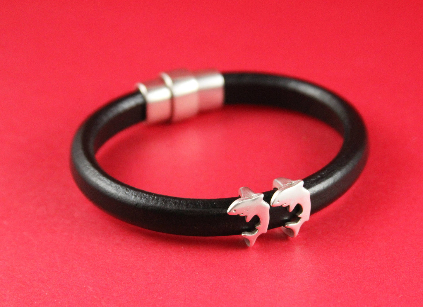 LS0026>>MADE IN EUROPE 2 zamak shark sliders, licorice shark slider, 10x6mm  sliders, silver shark sliders, Qty2