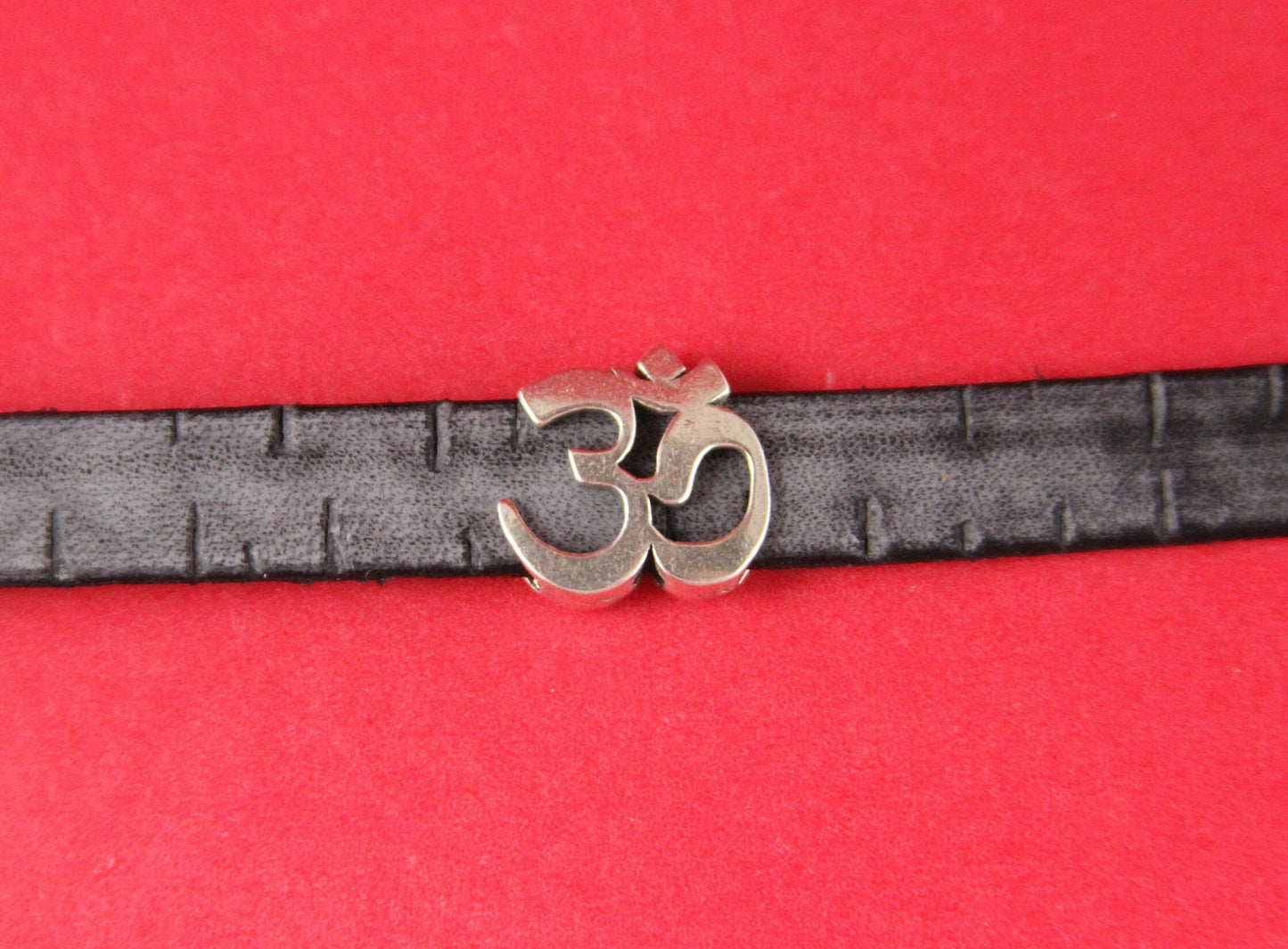 FS0396>> MADE in EUROPE 2 zamak OM sliders for 10mm flat cord, 10mm zamak slider, flat leather cord yoga slider, (F773/2S) Qty2