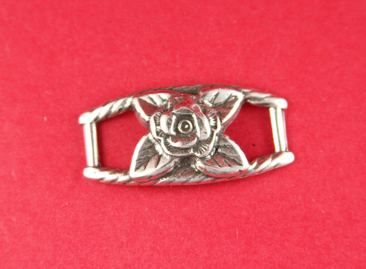 C0057>> MADE in EUROPE zamak flower connector, bracelet zamak component qty1