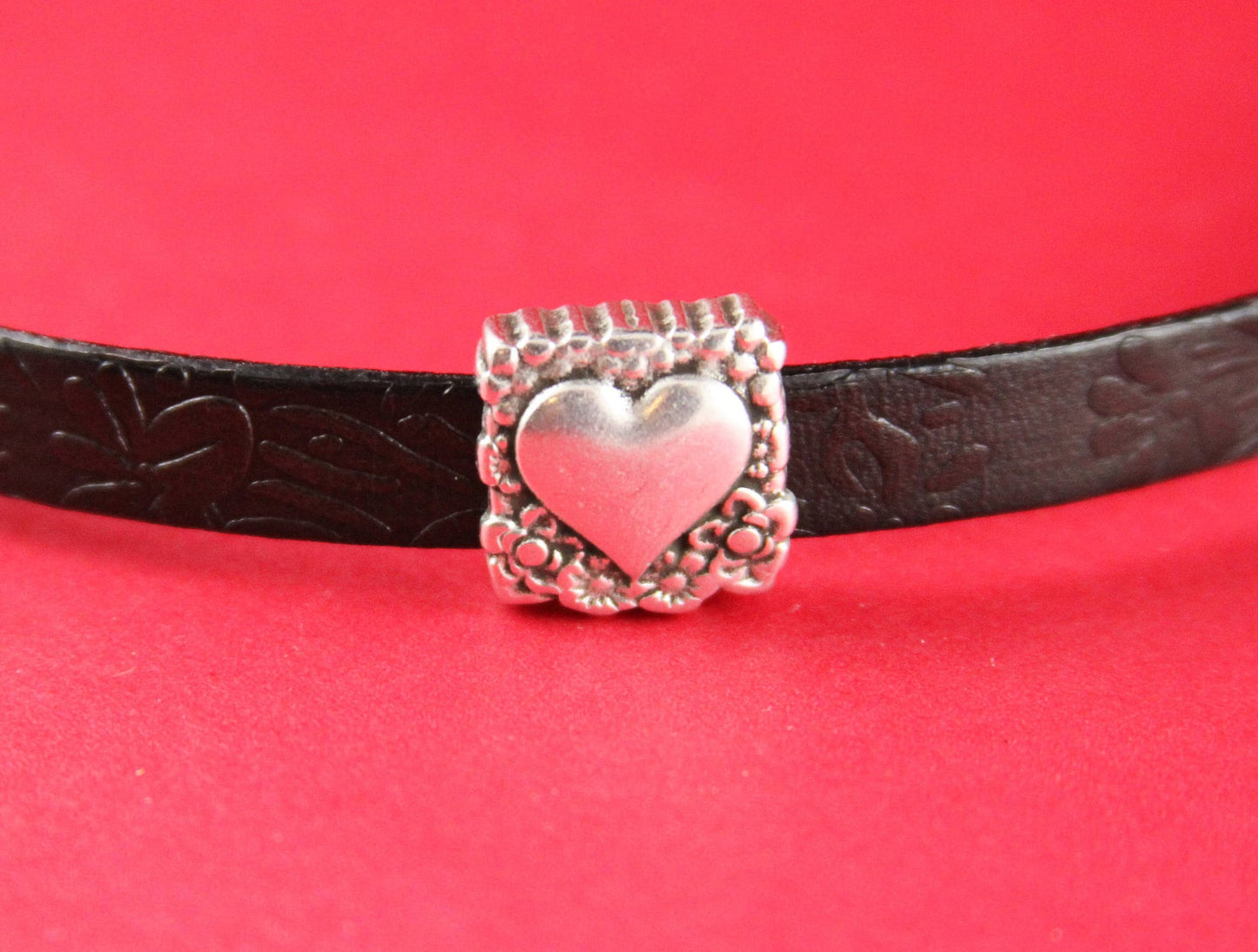 FS0227>>MADE in EUROPE 2 zamak heart sliders, 10mm flat cord slider, 10mm flat cord square slider qty2
