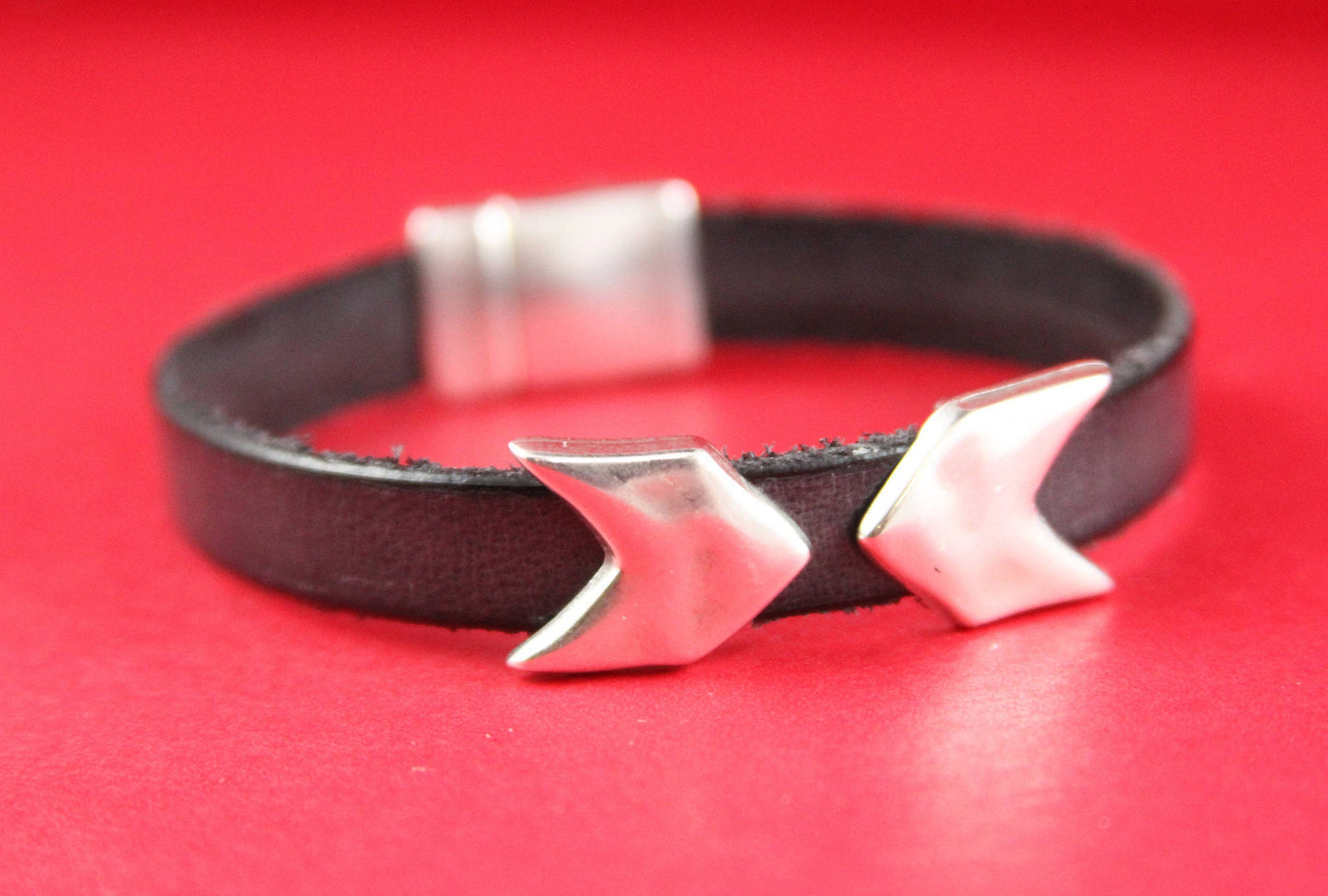 FS0214>> MADE in EUROPE 2 zamak arrow sliders, 10mm flat cord sliders, 10mm leather cord sliders, zamak sliders, Qty2
