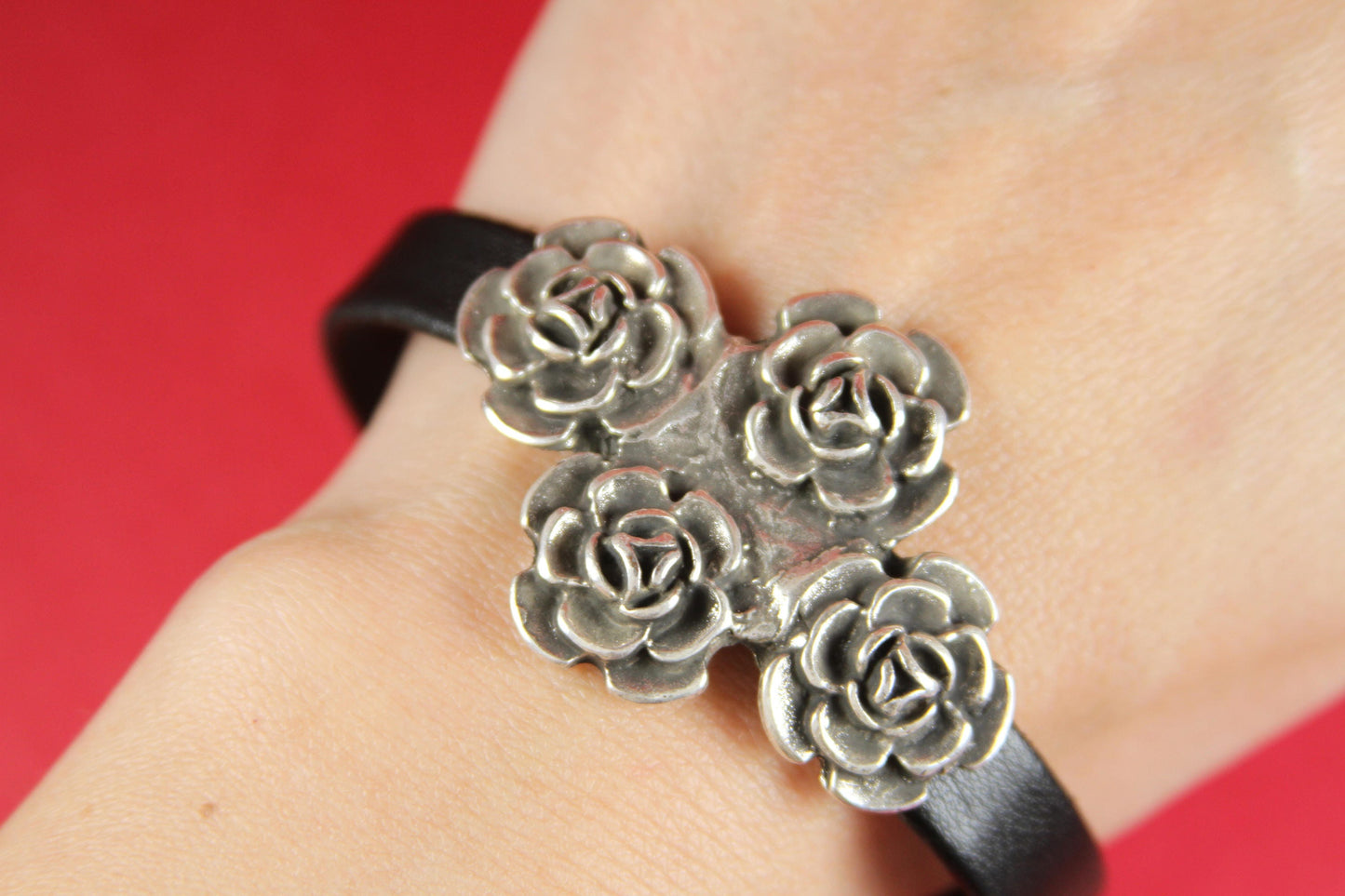 C0102>> MADE IN EUROPE  zamak flowers connector 10mm flat cord, 10mm flat cord connector, Qty1