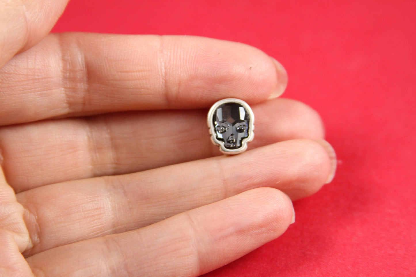 FS0149>>MADE in EUROPE zamak Swarovski skull slider, flat cord black Swarovski crystal skull slider, 10mm cord slider (78503/10Y5) qty1