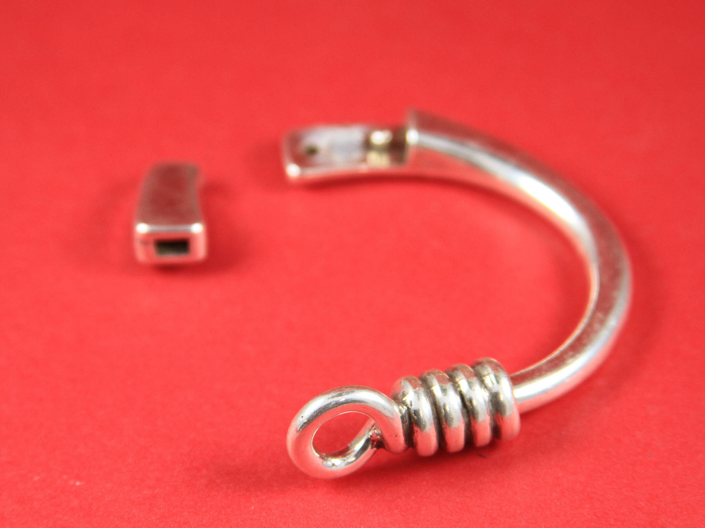B0062>>MADE IN EUROPE zamak half bracelet, half cuff,  half bracelet Qty1