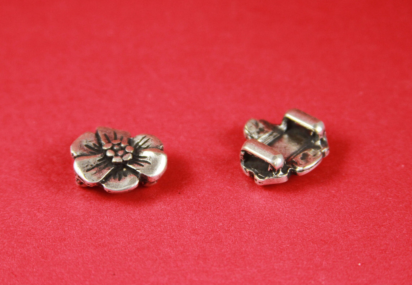 FS0331>>MADE IN EUROPE 2 zamak flower sliders 6mm flat cord, Qty2