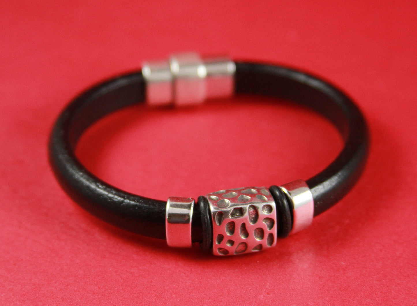 LS0052>> MADE IN EUROPE 4 zamak ring sliders, licorice ring slider, 10x6mm  sliders, silver ring sliders Qty4