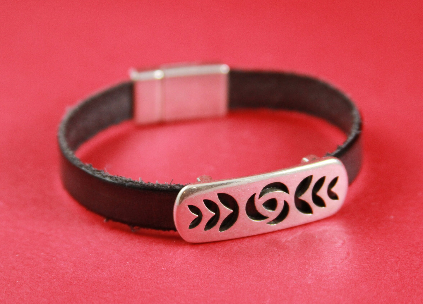 FS0325>>MADE in EUROPE zamak floral slider , zamak flat floral slider, zamak slider for 10mm flat leather cord qty1