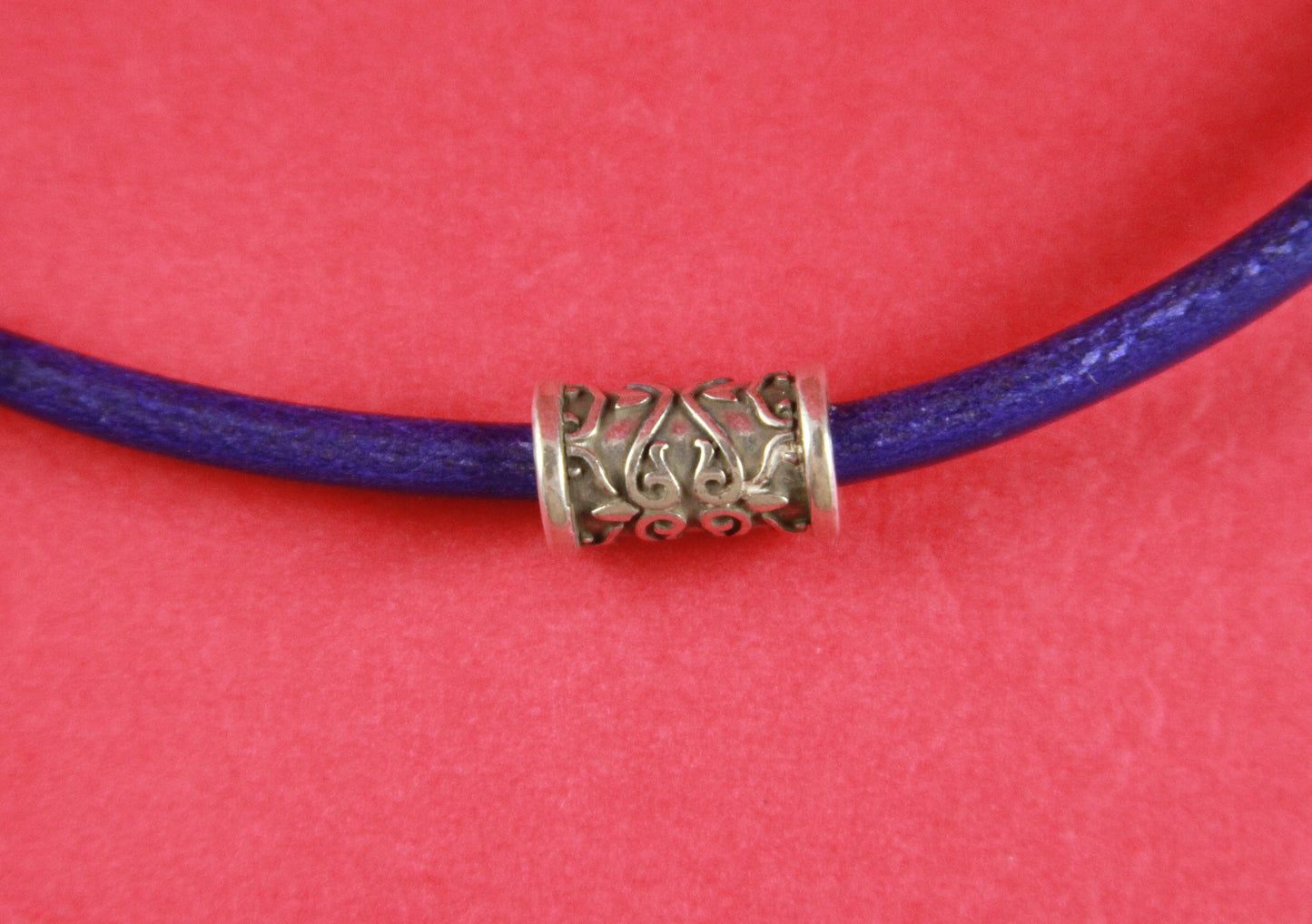 RS0069>>MADE in EUROPE 2 silver zamak engraved tubes, 5mm hole zamak tube slider, round cord tube  (78437/05) qty2