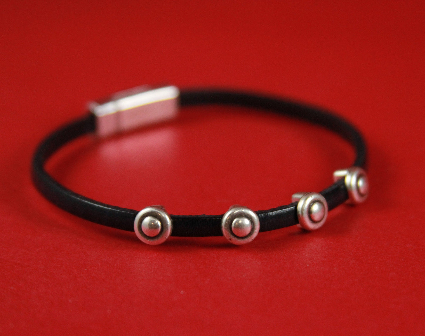 FS0483>>MADE IN EUROPE 4 zamak round sliders, flat 3mm cord sliders, 3mm flat cord sliders, silver round sliders Qty4
