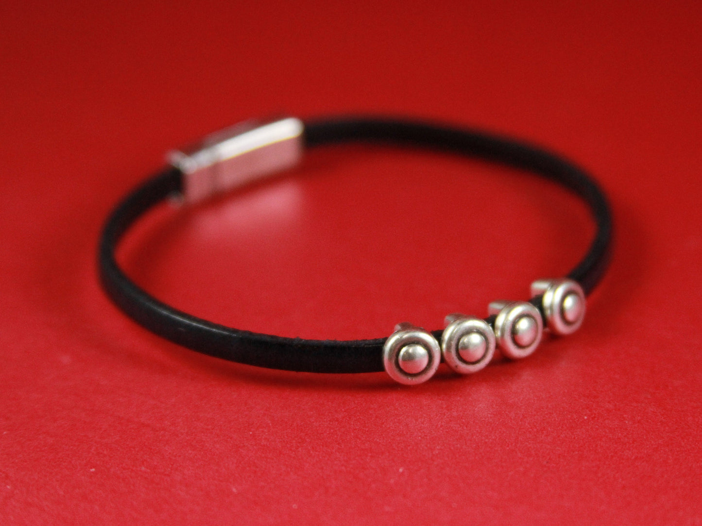 FS0483>>MADE IN EUROPE 4 zamak round sliders, flat 3mm cord sliders, 3mm flat cord sliders, silver round sliders Qty4