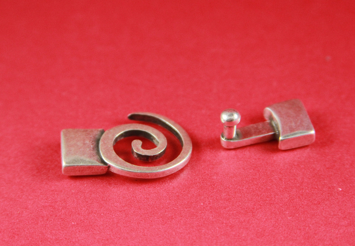 FC0026>> MADE in EUROPE 6mm flat toggle clasp, swirl toggle clasp, spiral toggle clasp, flat 6mm cord swirl toggle clasp (78801/06)