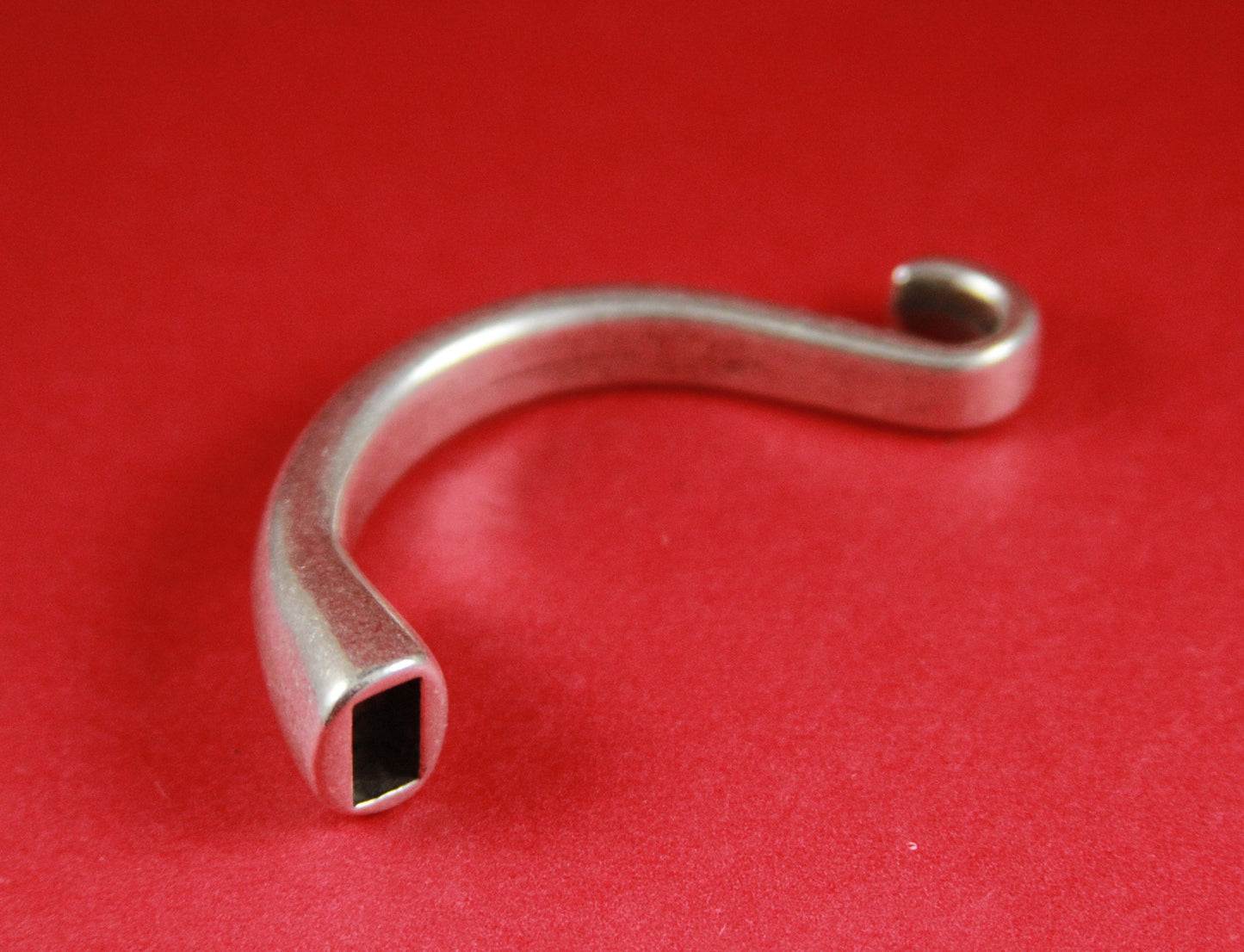 B0010>>MADE in EUROPE zamak half bracelet, hook half bracelet qty1