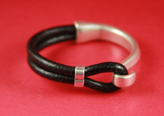 B0010>>MADE in EUROPE zamak half bracelet, hook half bracelet qty1