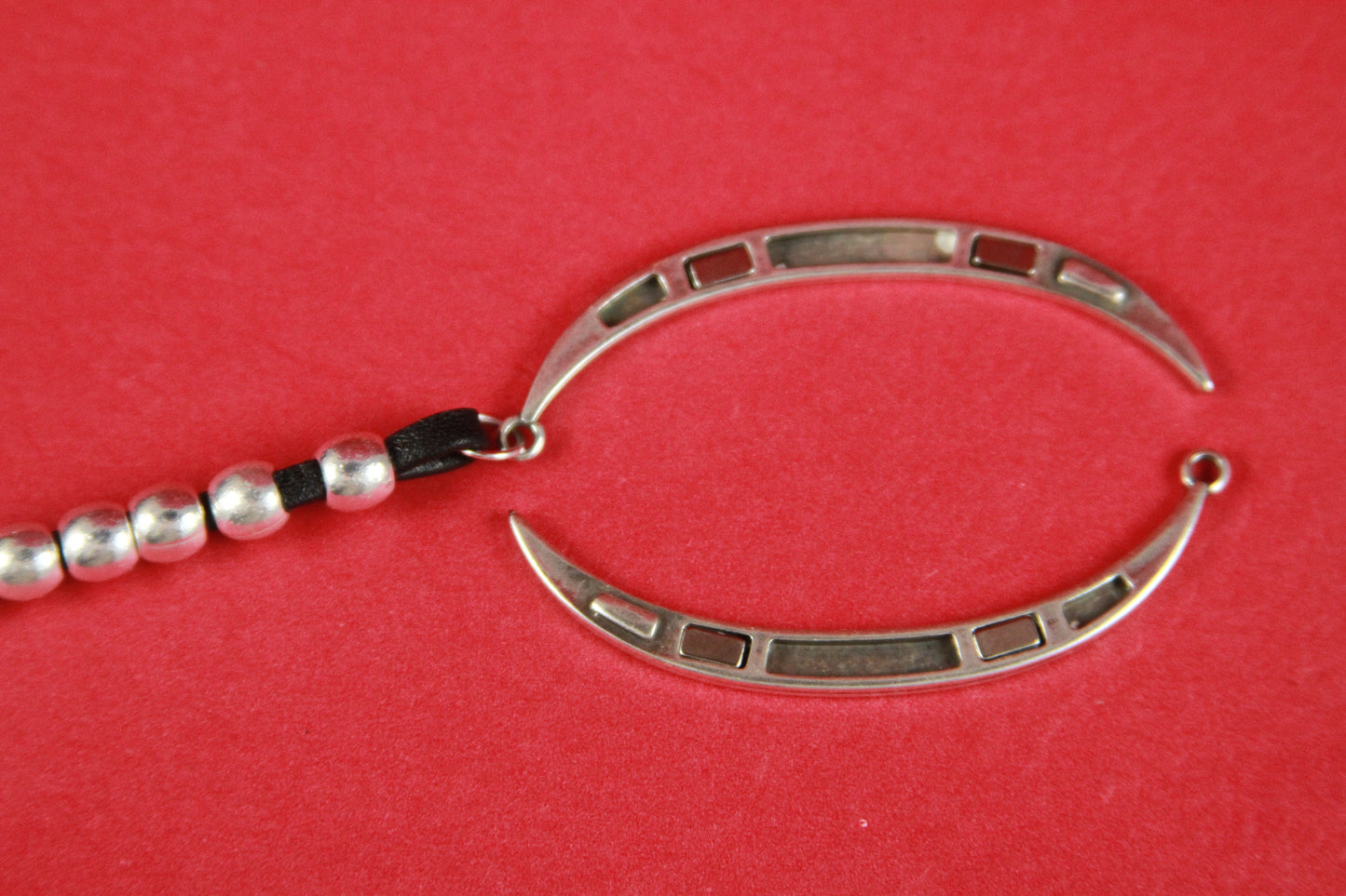 B0048>> MADE IN EUROPE zamak half bracelet, half cuff, half bracelet Qty1