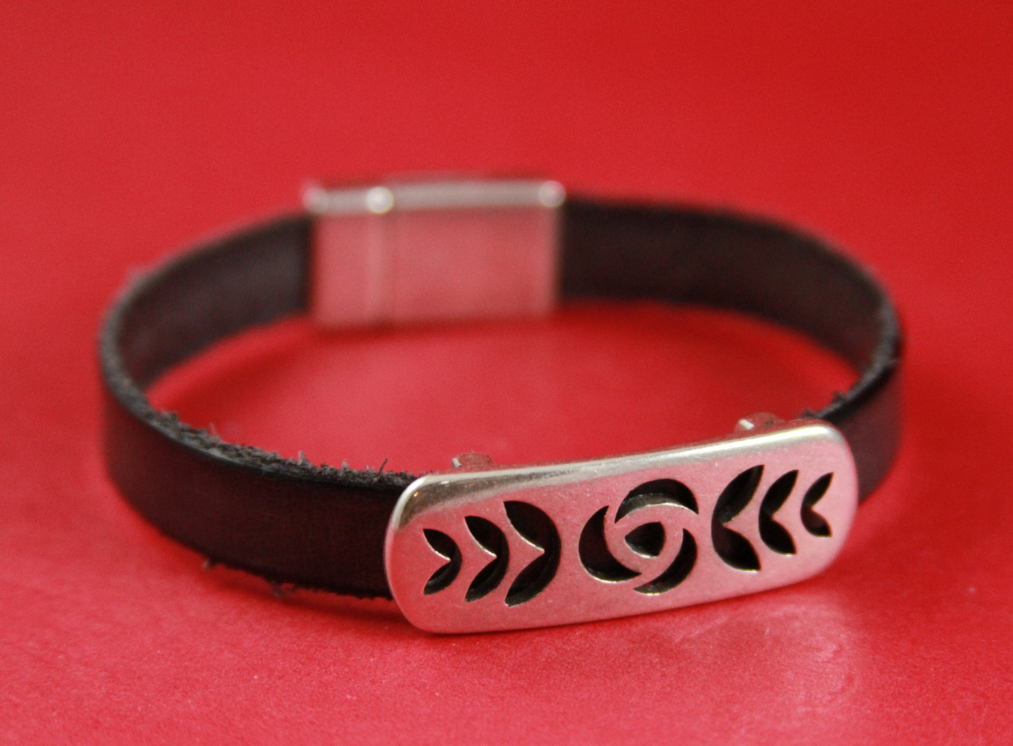FS0325>>MADE in EUROPE zamak floral slider , zamak flat floral slider, zamak slider for 10mm flat leather cord qty1