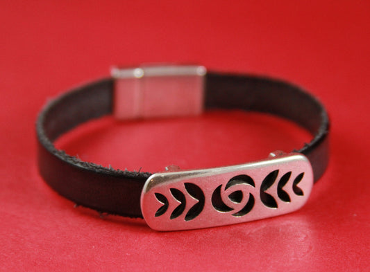 FS0325>>MADE in EUROPE zamak floral slider , zamak flat floral slider, zamak slider for 10mm flat leather cord qty1