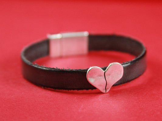 FS0314>>MADE in EUROPE 2 zamak broken heart sliders, 10mm flat cord slider, 10mm flat cord heart sliders qty2