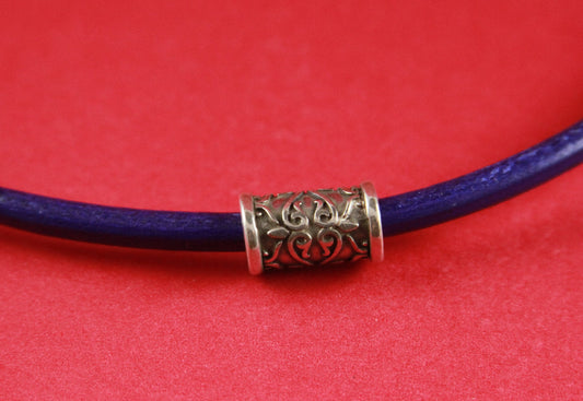 RS0069>>MADE in EUROPE 2 silver zamak engraved tubes, 5mm hole zamak tube slider, round cord tube  (78437/05) qty2