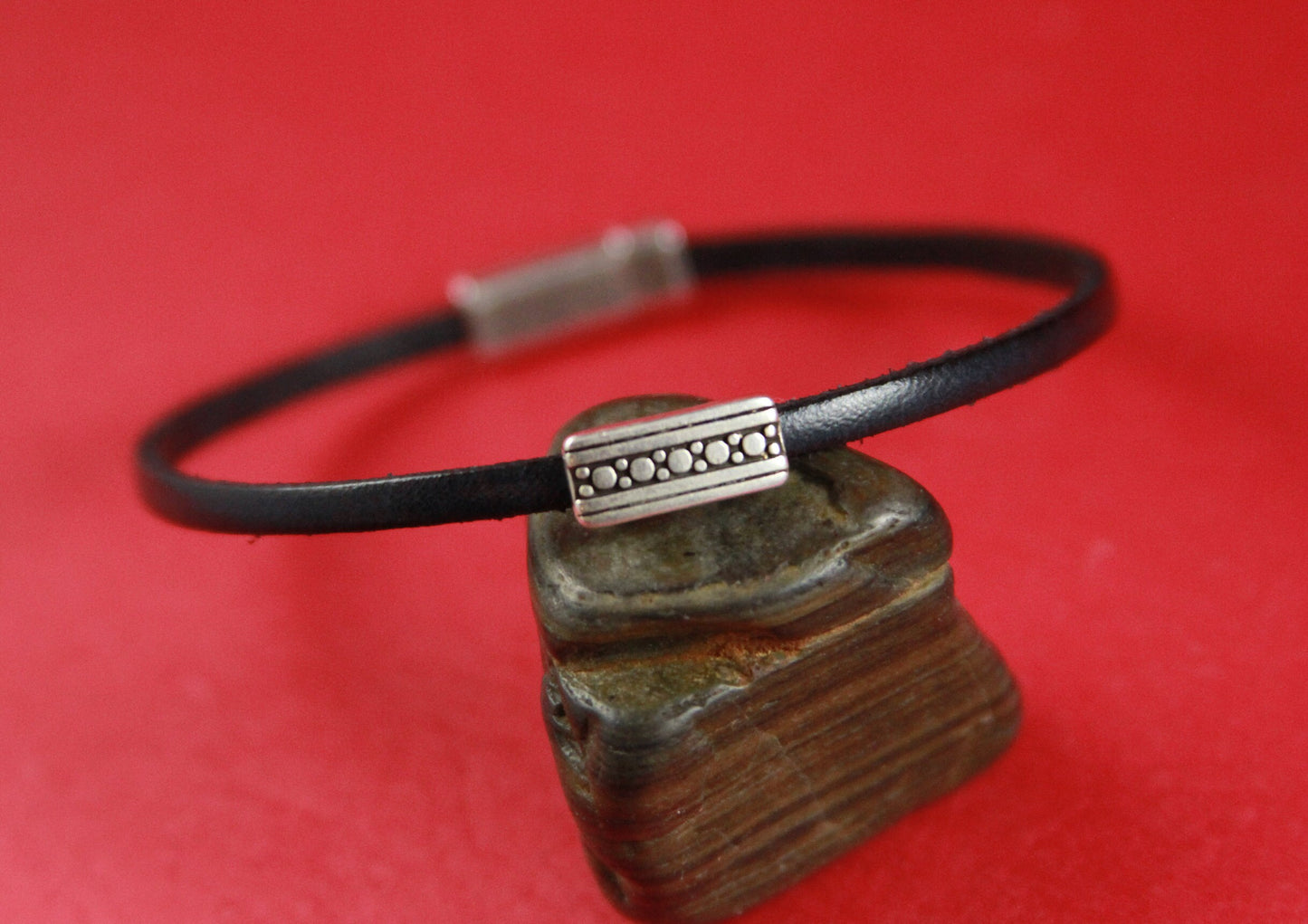 FS0302>>MADE IN EUROPE 2 zamak engraved sliders, flat 3mm cord sliders, 3mm flat cord sliders, silver engraved sliders Qty2