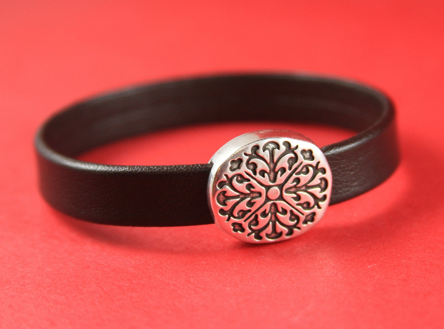 FC0028>>MADE IN EUROPE zamak clasp, flat leather cord clasp, 10mm engraved clasp, 10mm cord clasp Qty1