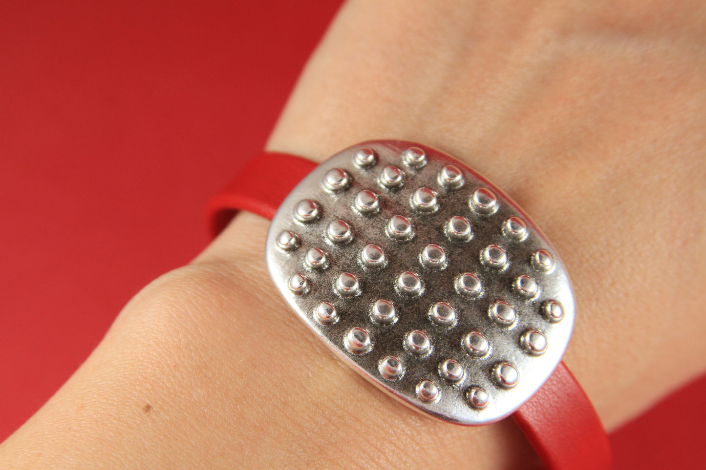 FS0075>>MADE IN EUROPE zamak large round slider, oval slider for 10mm flat cord, flat cord zamak slider Qty1