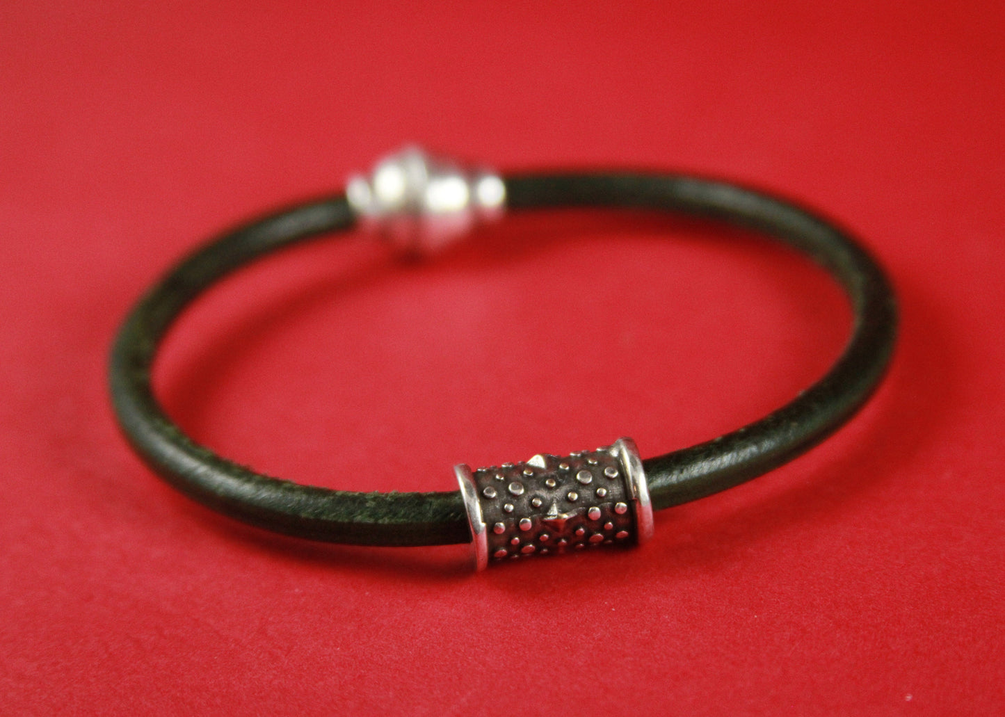 RS0024>>MADE in EUROPE 2 zamak engraved tubes, 5mm hole zamak tube slider, round cord tube  (78439/05) qty2