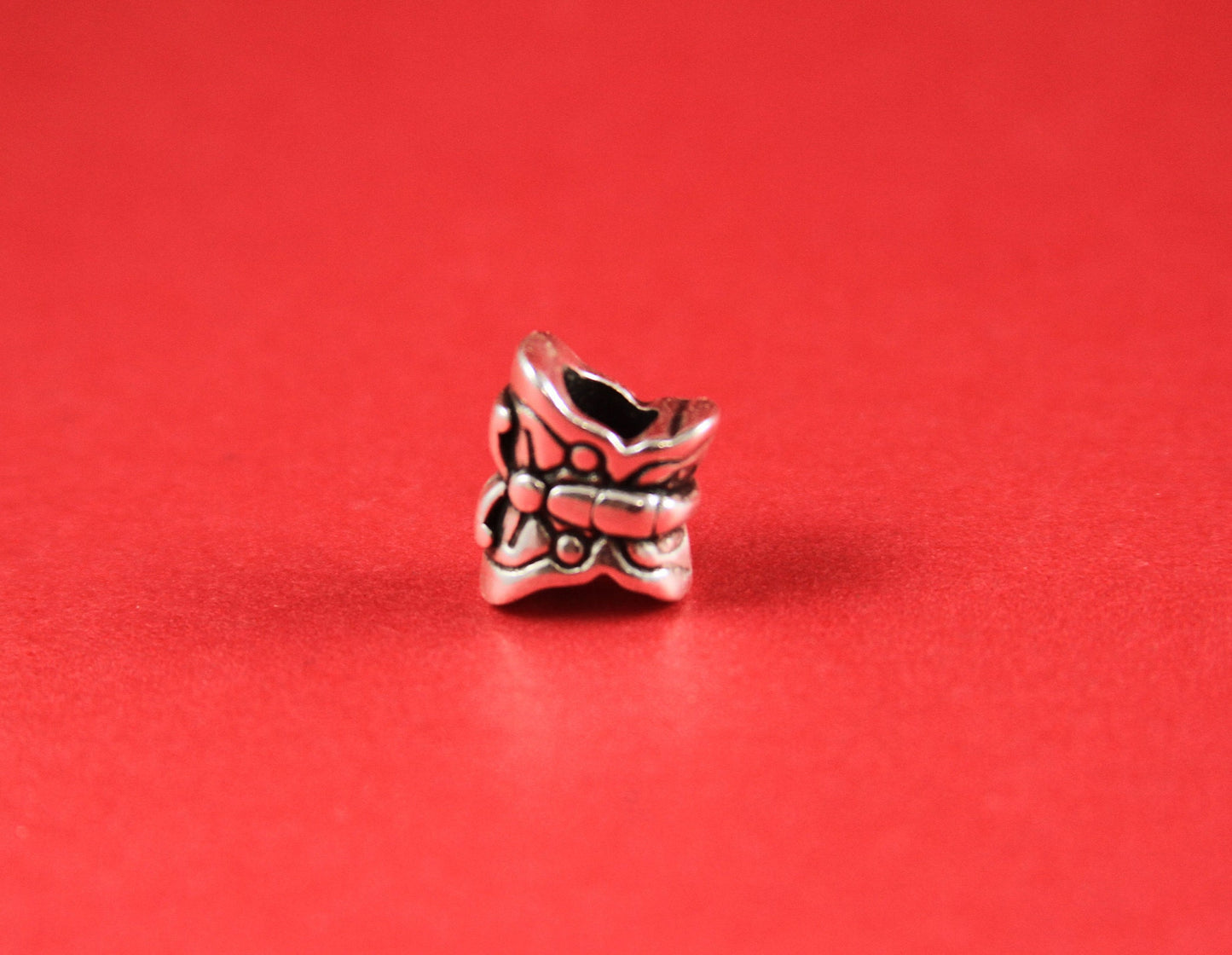 RS0077>>MADE in EUROPE 2 zamak butterfly sliders, 5mm hole zamak butterfly sliders, 5mm round butterlfy beads,  (ng1737) qty2