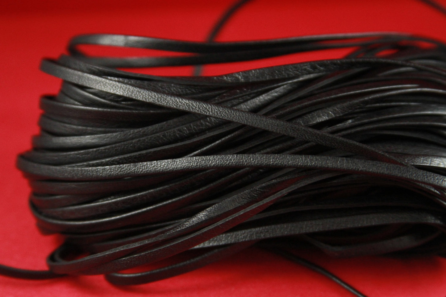 MADE in EUROPE 1 yard of 3mm very soft leather cord, genuine flat 3mm leather cord, 3x1.1mm black and brown flat leather cord by choice