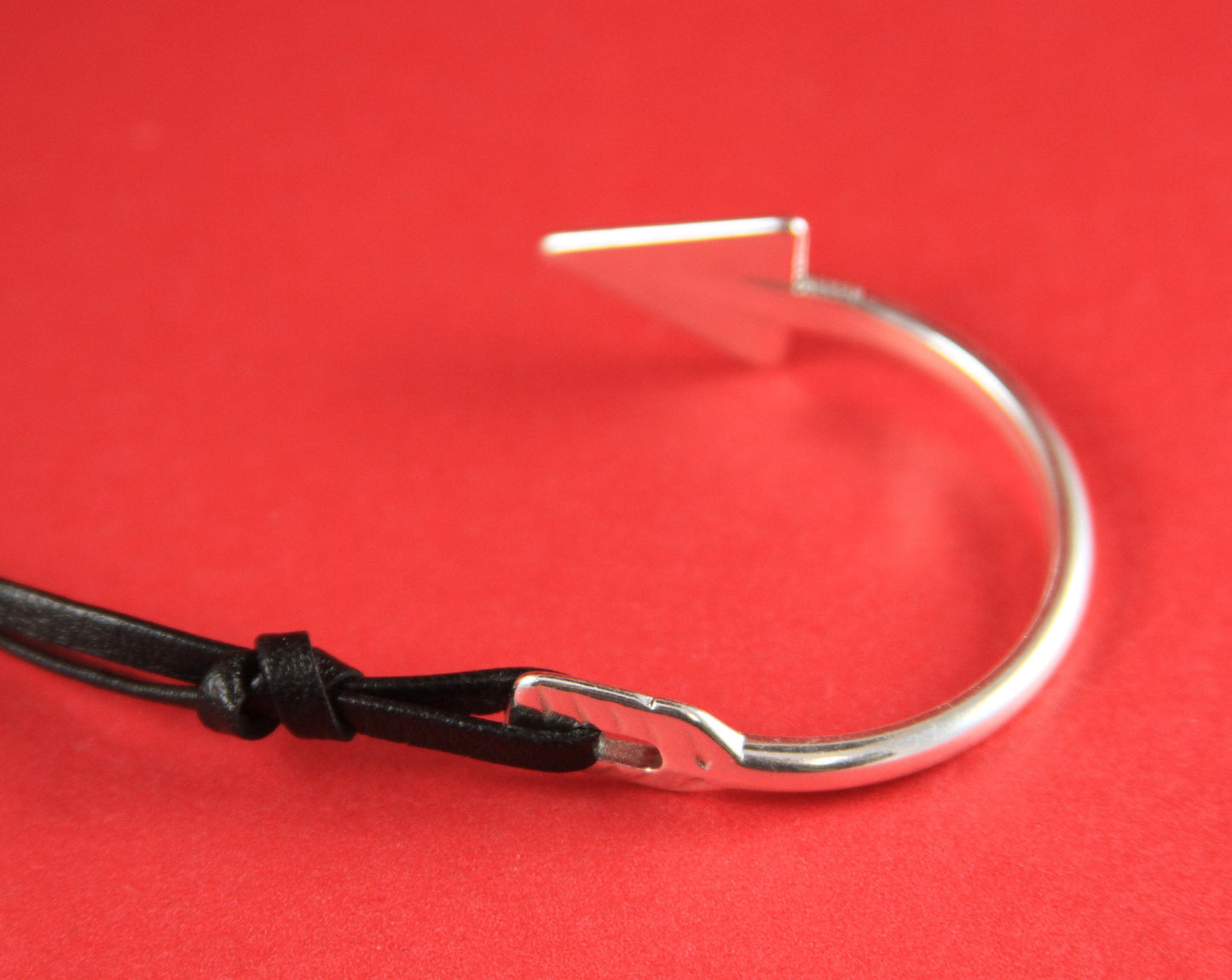 B0054>> MADE in EUROPE zamak half bracelet, silver bracelet arrow hook, zamak arrow hook Qty1
