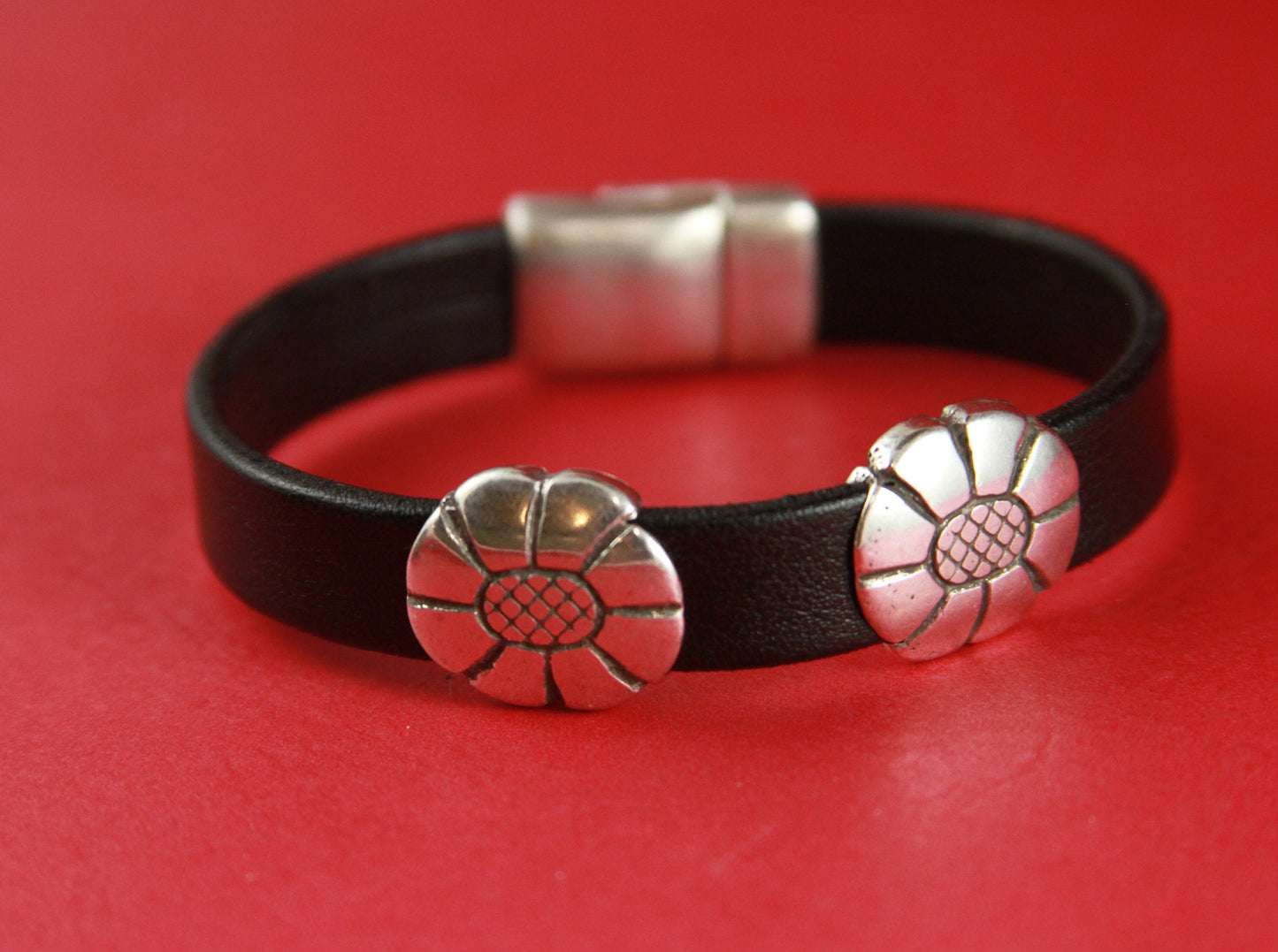 FS0245>>MADE IN EUROPE 2 zamak flower sliders 10mm flat cord, 10mm flat cord daisy slider, double-sided sunflower slider Qty2