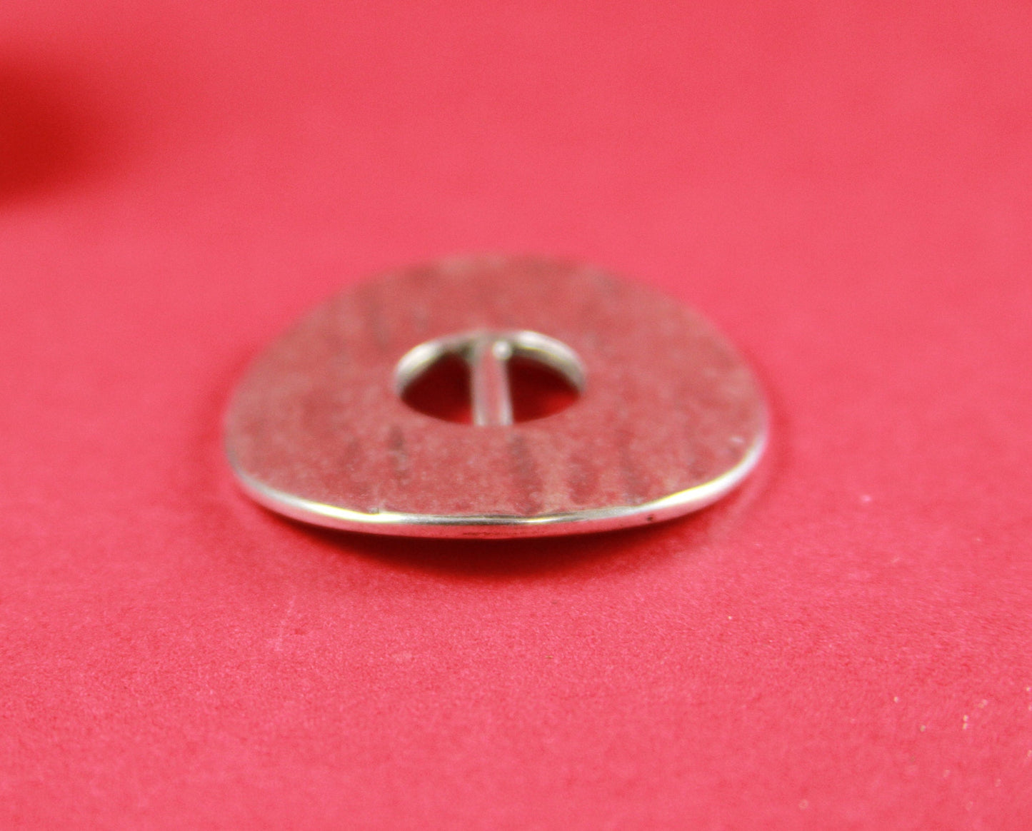 FS0247>>MADE IN EUROPE zamak round slider , hammered circle slider for 10mm flat cord, flat cord zamak slider(7427) Qty1