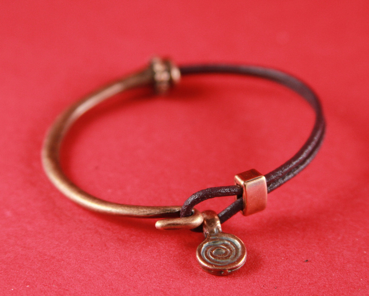 B0013>>MADE in EUROPE zamak half bracelet, 2mm round cord half bracelet qty 1set