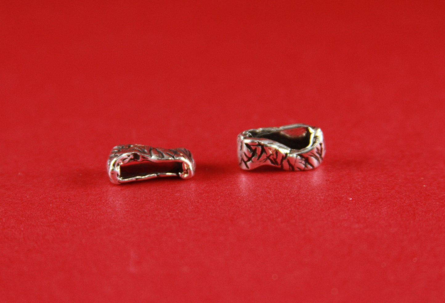 FS0200>> MADE in EUROPE 2 zamak hammered sliders, 10mm flat cord slider, 10mm leather cord slider, zamak sliders Qty2