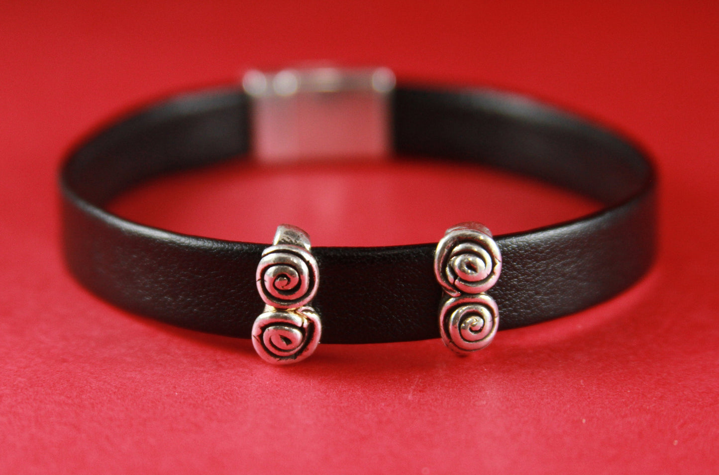 FS0265>>MADE in EUROPE 2 zamak flat cord sliders, 10mm flat cord swirl slider, 10mm leather cord  sliders, zamak spiral sliders Qty2