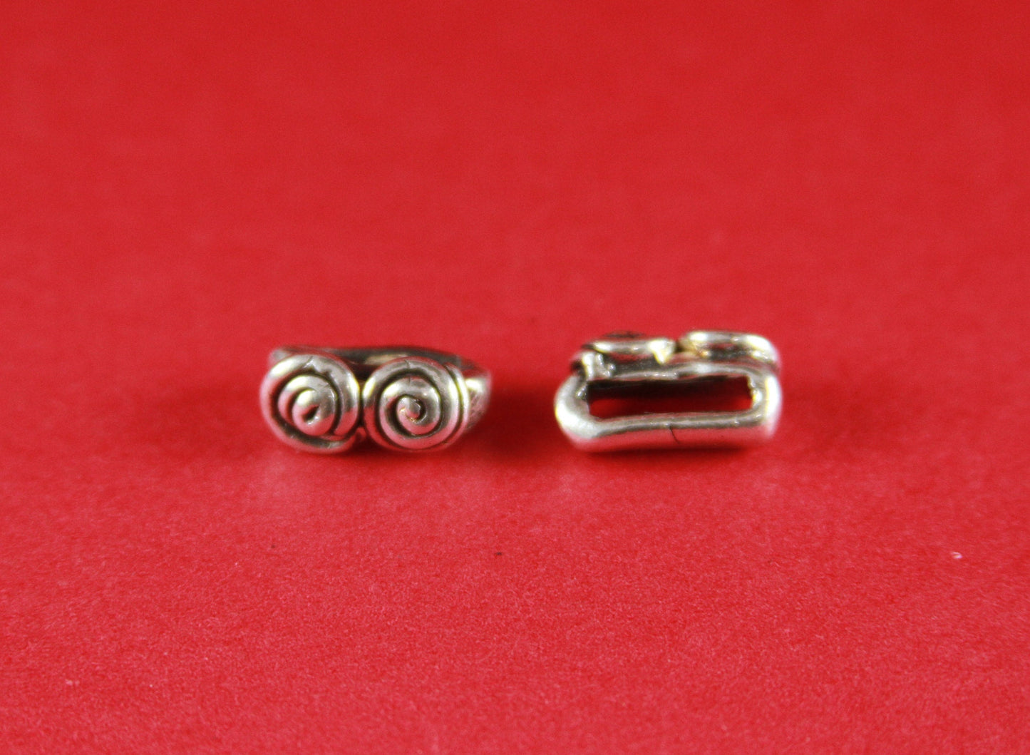 FS0265>>MADE in EUROPE 2 zamak flat cord sliders, 10mm flat cord swirl slider, 10mm leather cord  sliders, zamak spiral sliders Qty2