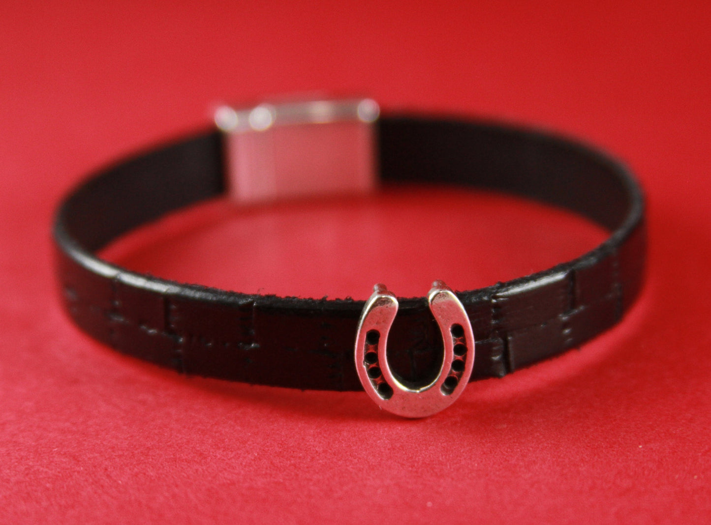 FS0237>>MADE in EUROPE 2 zamak horseshoe sliders, silver horseshoe slider, 10mm flat cord horse shoe slider qty2