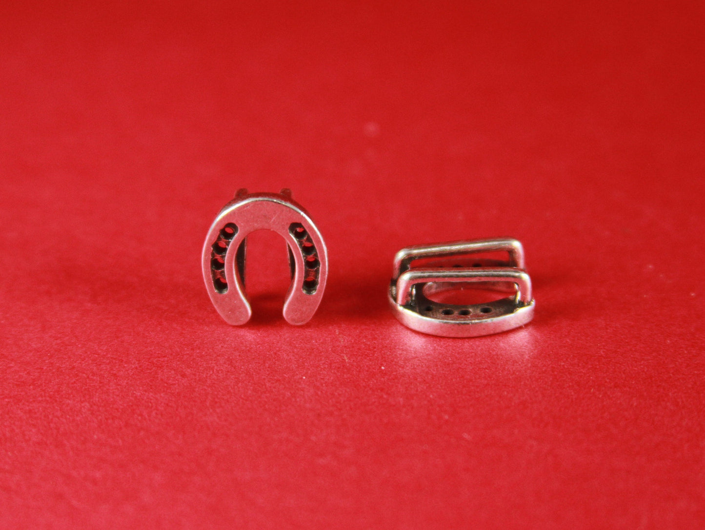 FS0237>>MADE in EUROPE 2 zamak horseshoe sliders, silver horseshoe slider, 10mm flat cord horse shoe slider qty2