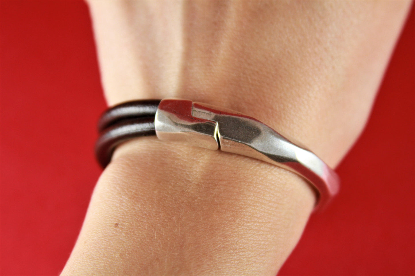 B0025>> MADE IN EUROPE zamak half bracelet, half cuff, half bracelet Qty1