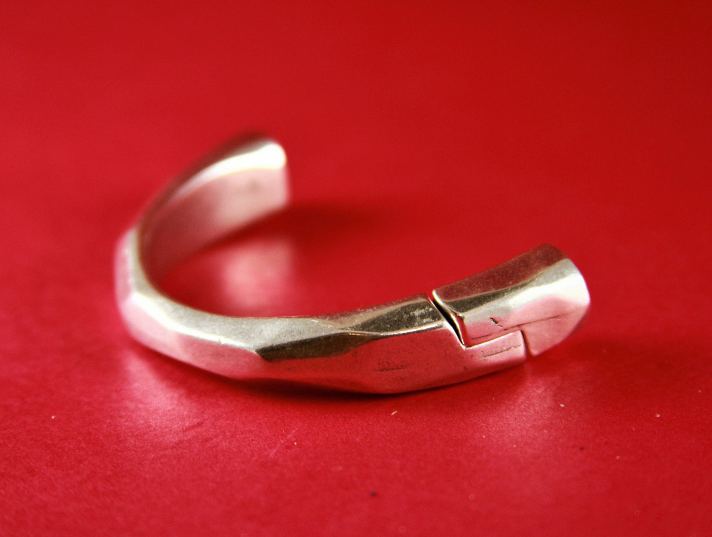 B0025>> MADE IN EUROPE zamak half bracelet, half cuff, half bracelet Qty1