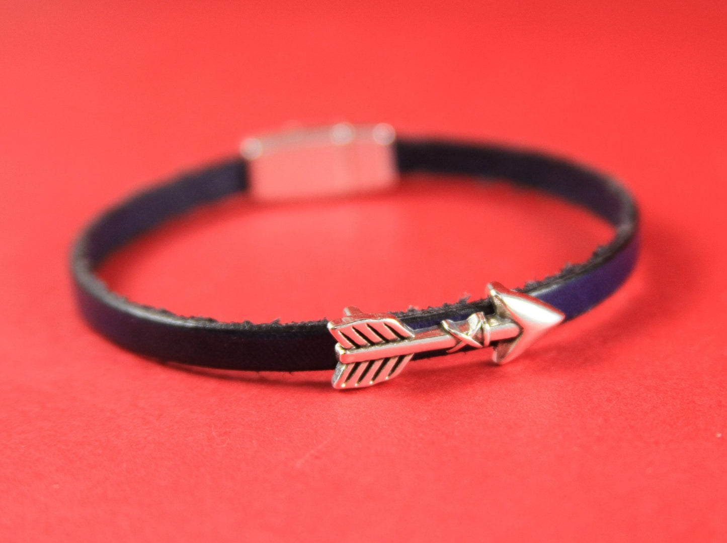 FS0066>>MADE in EUROPE 2 zamak arrow sliders for 5mm cord, flat leather cord slider, zamak arrow flat slider qty2