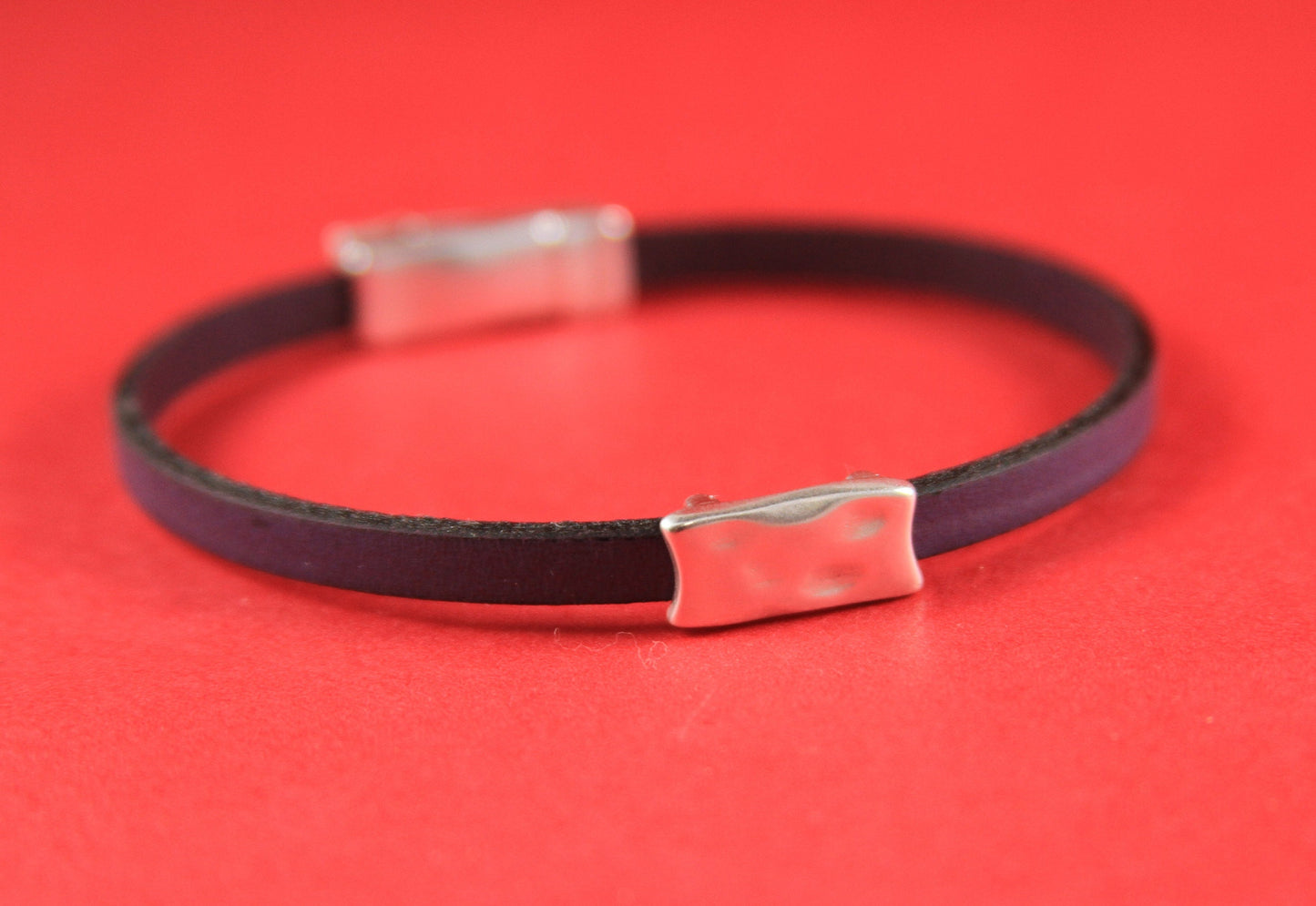 FS0324>>MADE in EUROPE 2 zamak rustic sliders, 5mm flat cord zamak hammered slider, zamak  slider for 5mm cord  Qty2