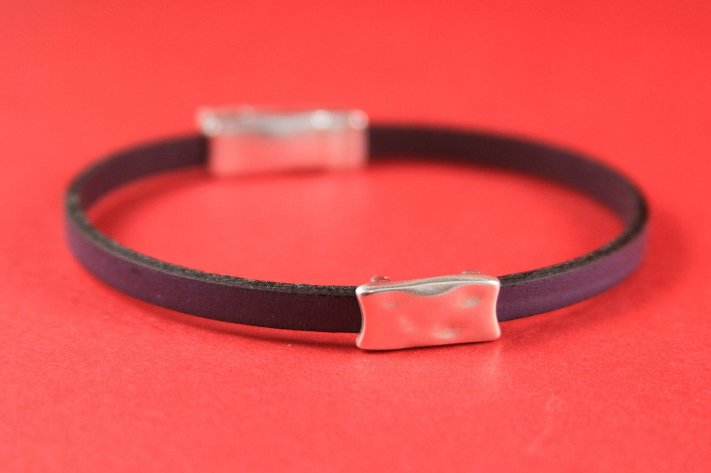FS0324>>MADE in EUROPE 2 zamak rustic sliders, 5mm flat cord zamak hammered slider, zamak  slider for 5mm cord  Qty2